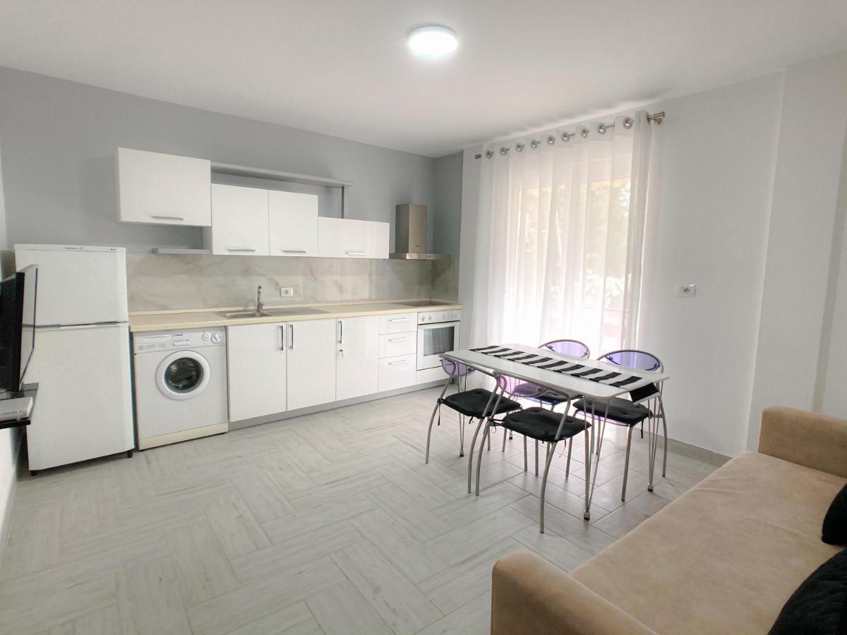 Appartamento Promo Price September - By The Sea 1 Min From The Beach Golem (Tirana)